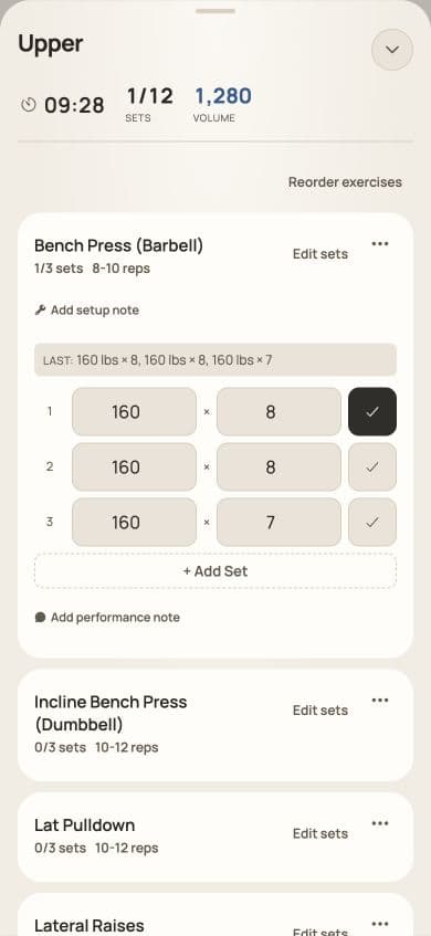 LiftLabb live workout: an elapsed timer with the set count and running volume, one exercise expanded showing its previous performance and the weight and repetition fields for each set, and the remaining exercises listed below
