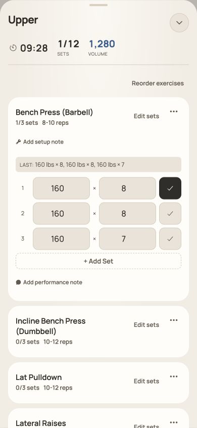 LiftLabb live workout: an elapsed timer with the set count and running volume, one exercise expanded showing its previous performance and the weight and repetition fields for each set, and the remaining exercises listed below